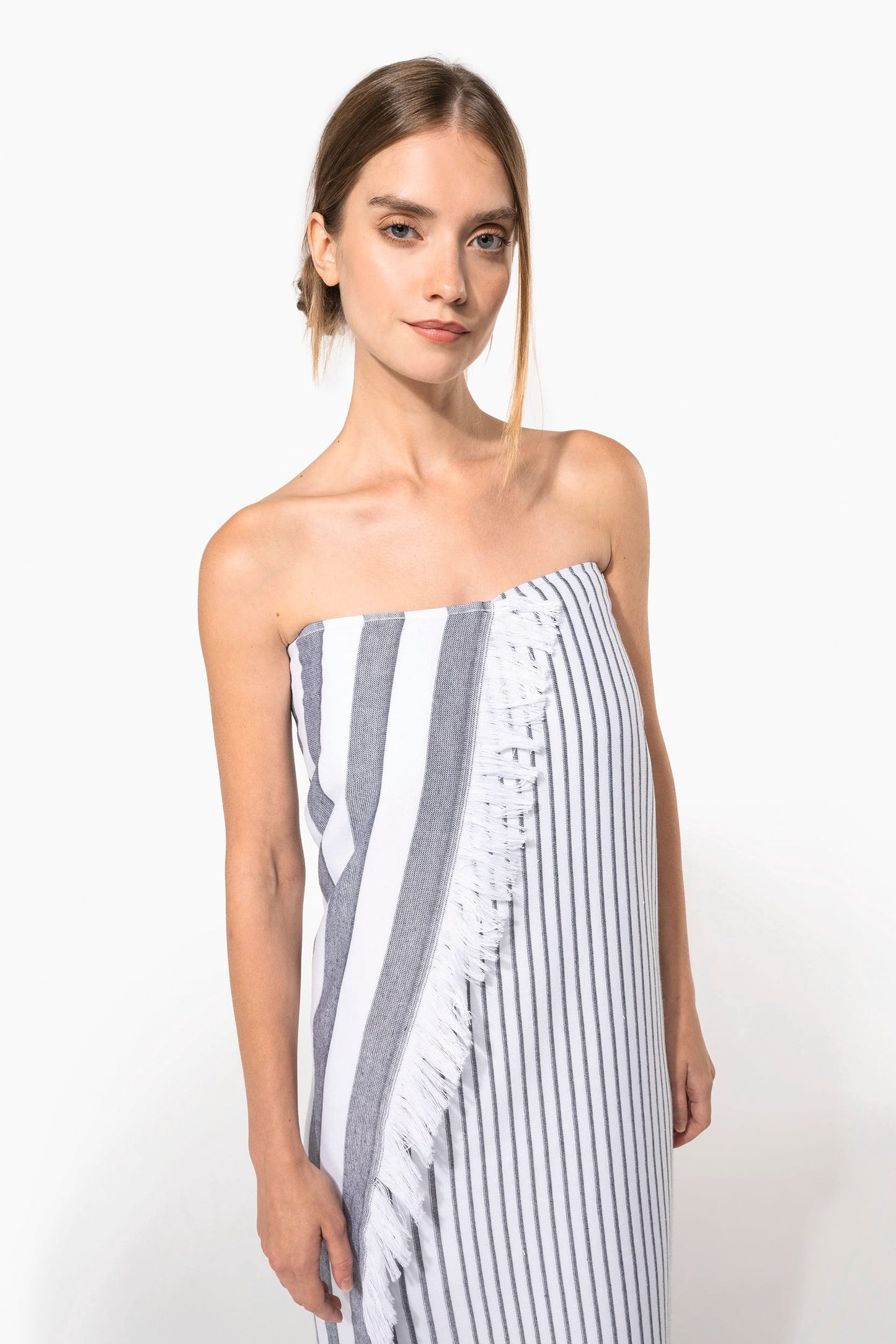 K132 - Fouta a righe con frange