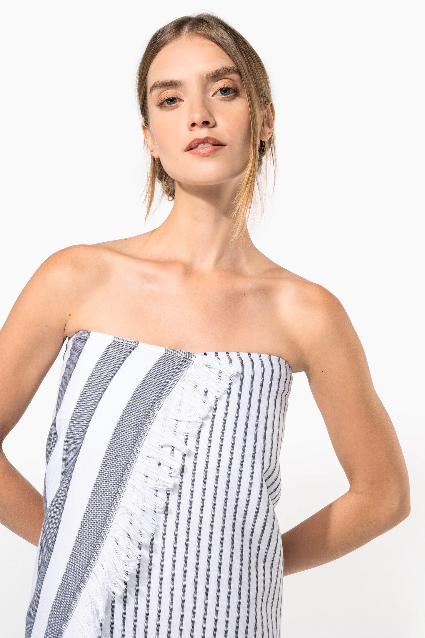 K132 - Fouta a righe con frange