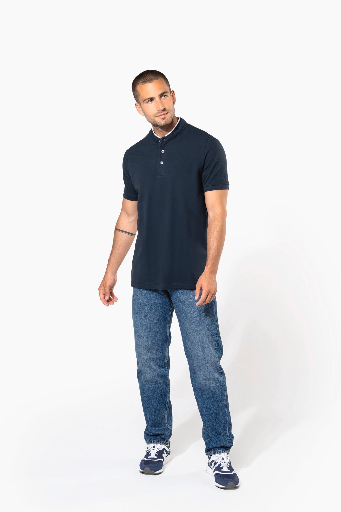 K223 - Polo uomo manica corta con collo alla coreana