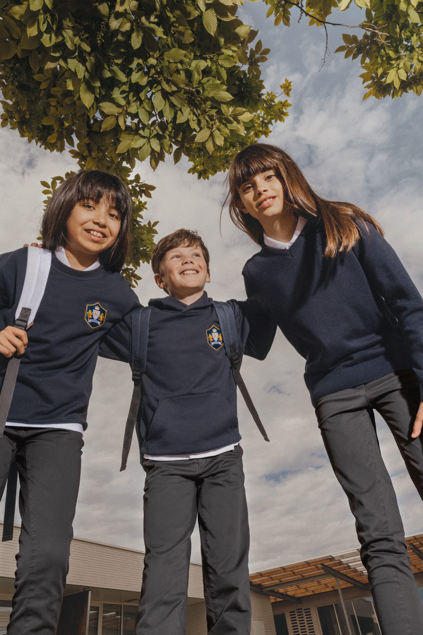 K9109 - Pullover bambino con collo a V<br/>