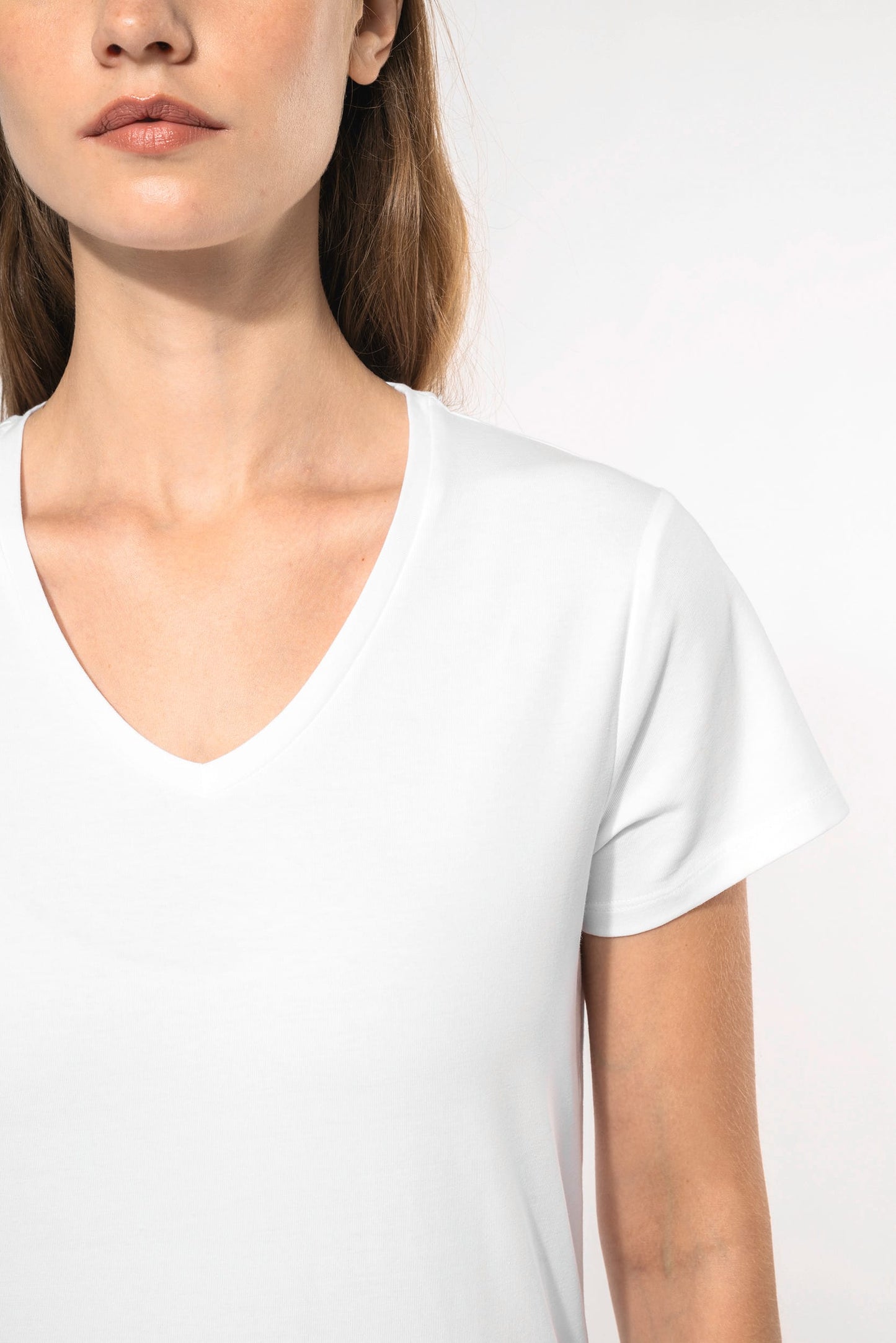 K3015C - T-shirt donna maniche corte con collo a V<br/>