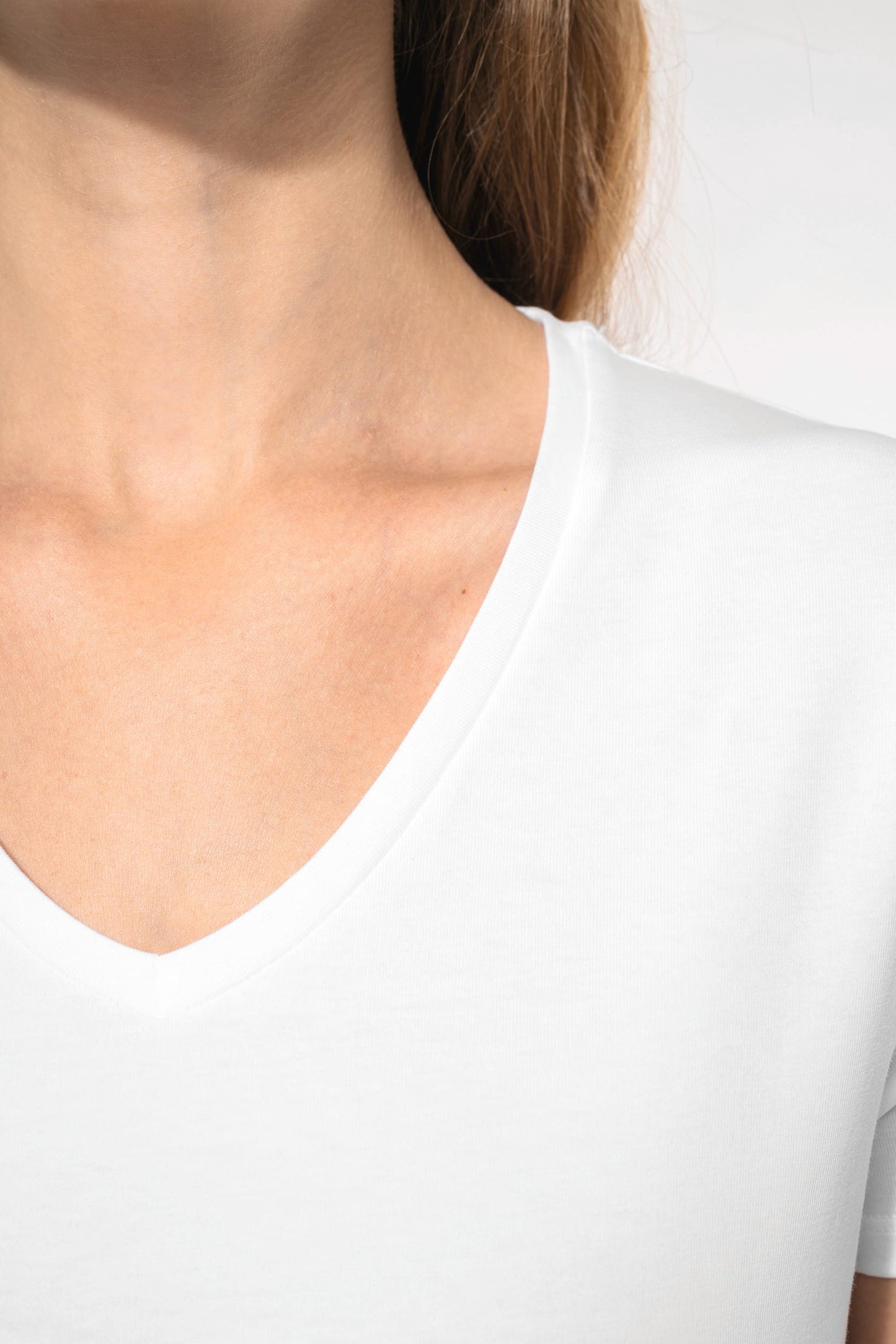 K3015C - T-shirt donna maniche corte con collo a V<br/>