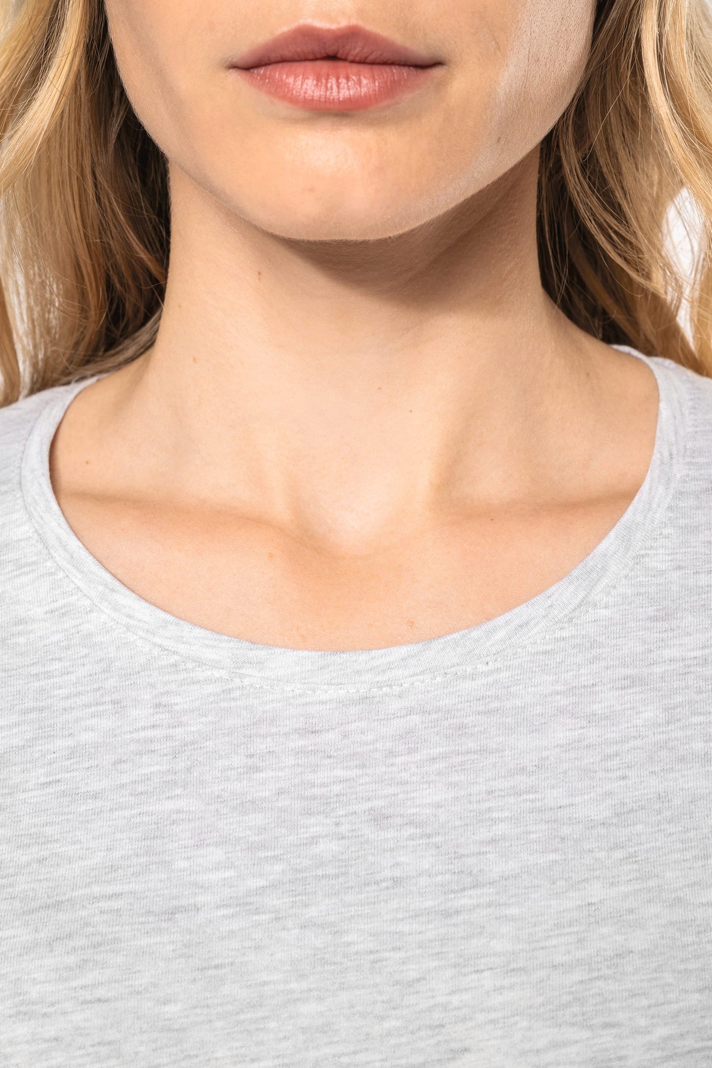 K383 - T-shirt donna manica lunga girocollo