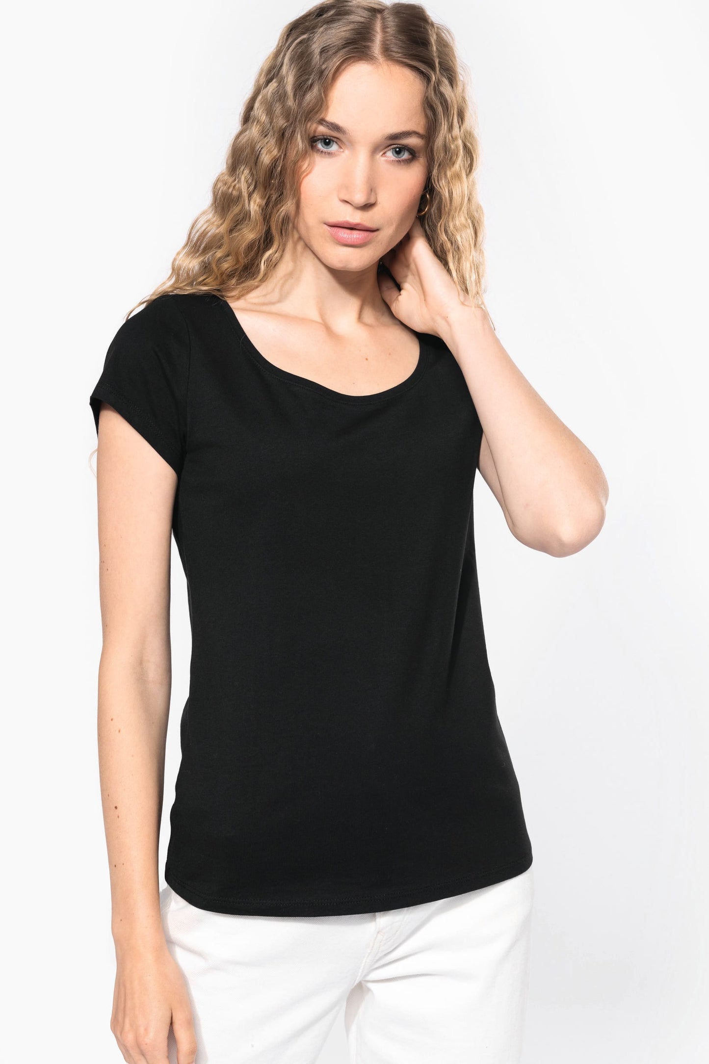 K384 - T-shirt donna manica corta collo a barca