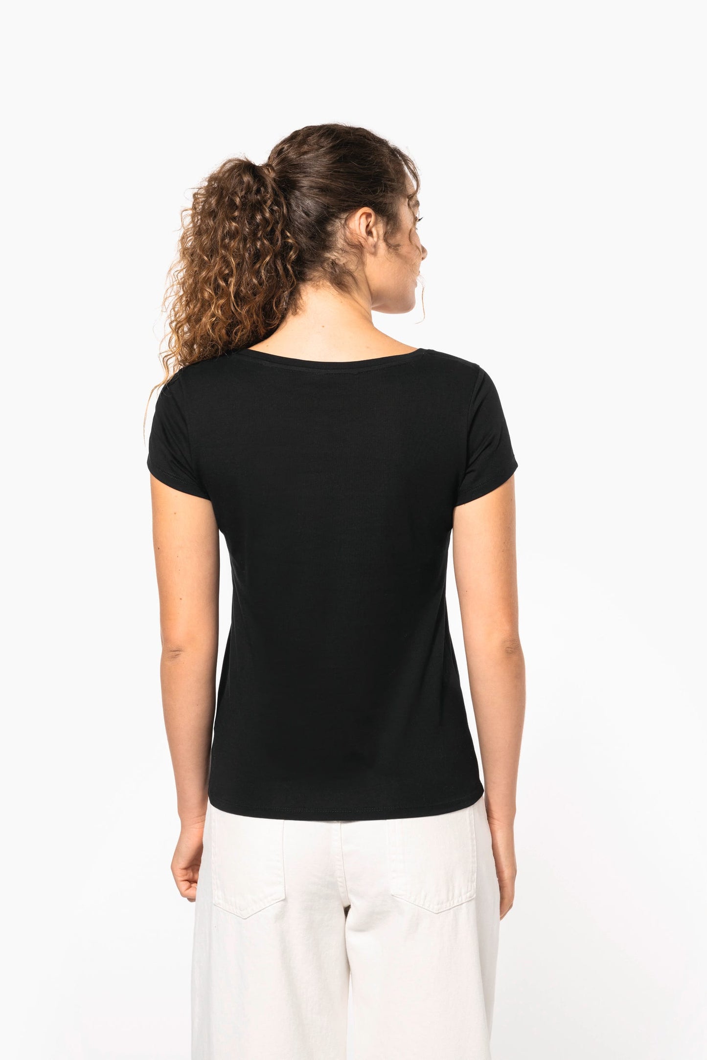 K384 - T-shirt donna manica corta collo a barca