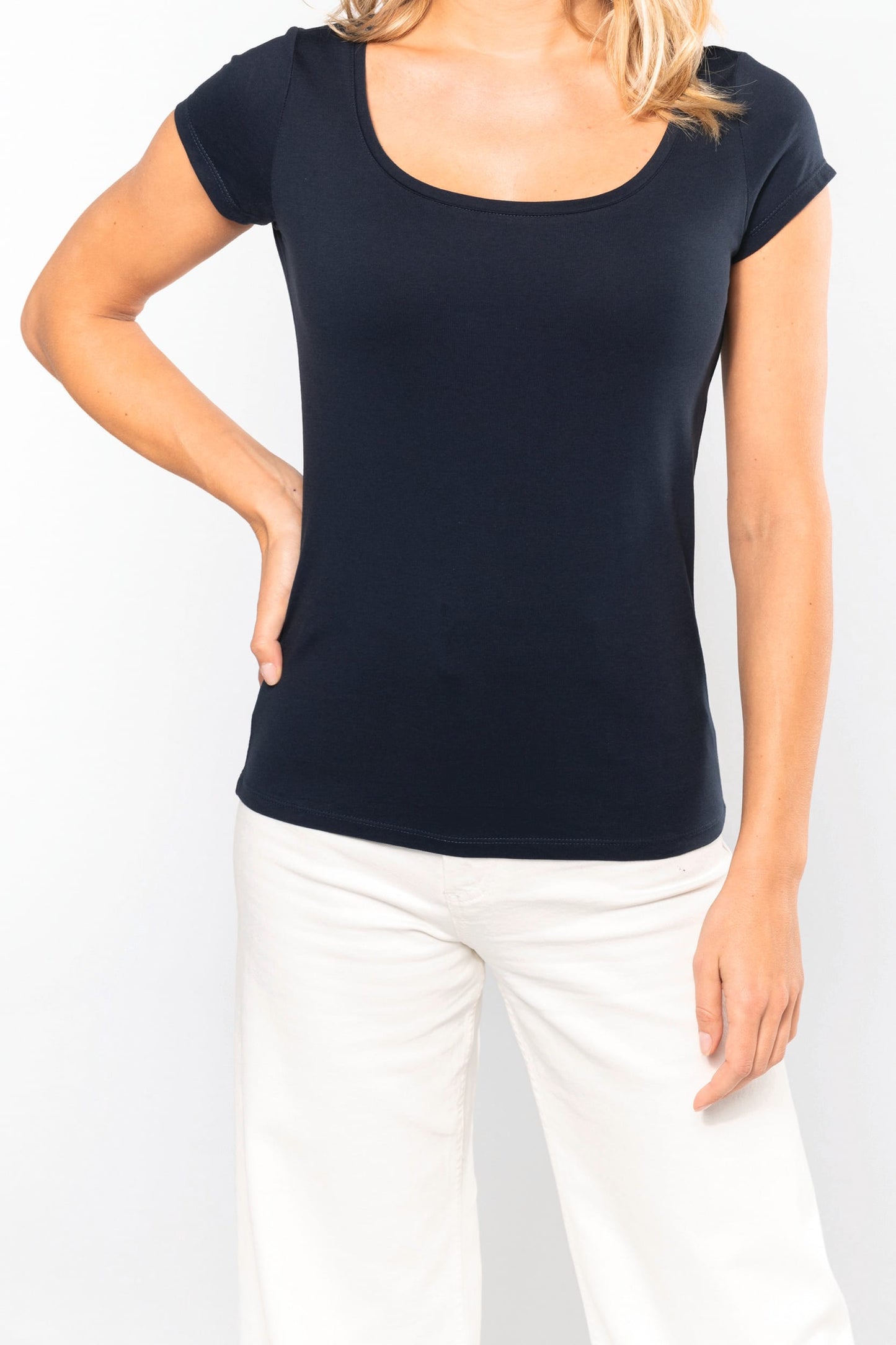 K384 - T-shirt donna manica corta collo a barca
