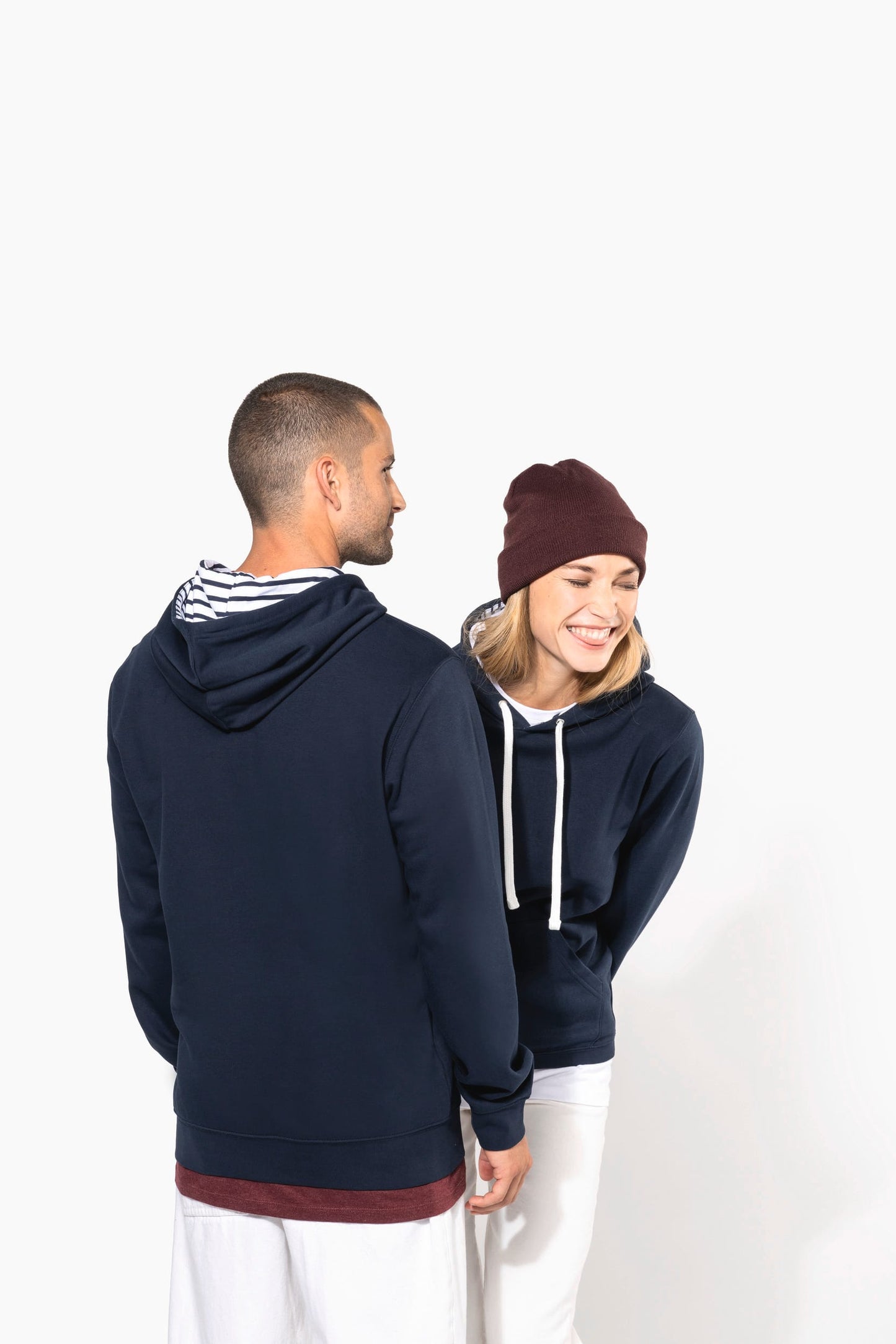 K4013 - Felpa unisex con cappuccio a contrasto con motivi