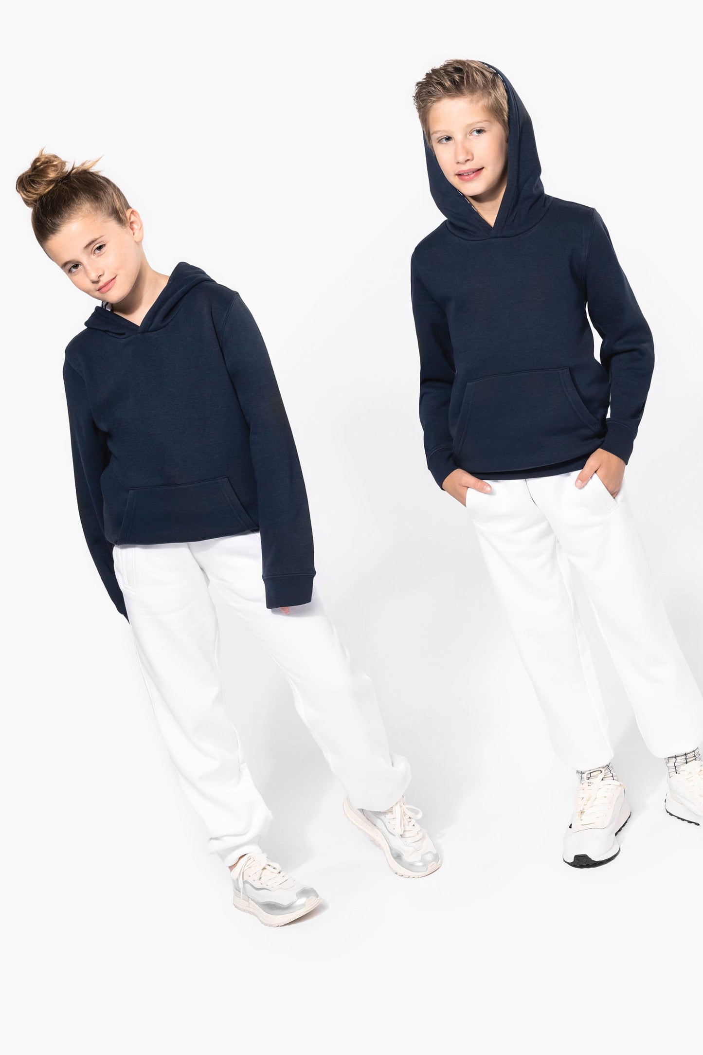 K4014 - Felpa bambino unisex con cappuccio a contrasto con motivi