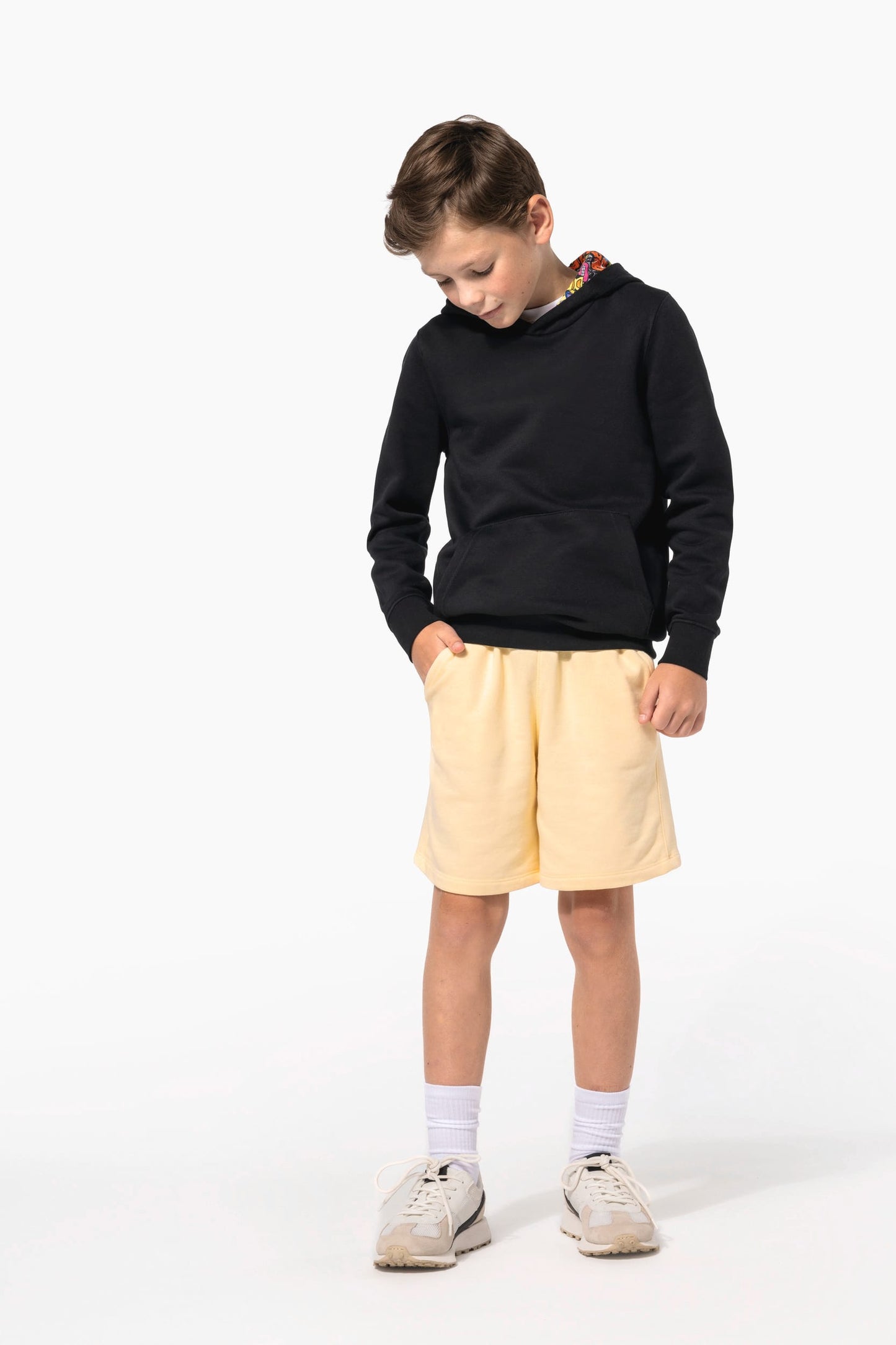 K4014 - Felpa bambino unisex con cappuccio a contrasto con motivi