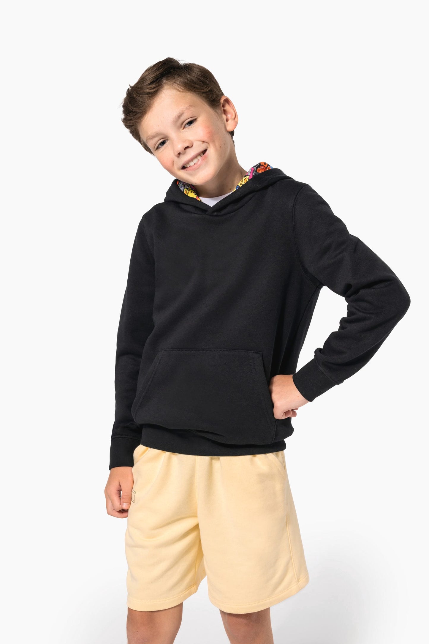 K4014 - Felpa bambino unisex con cappuccio a contrasto con motivi