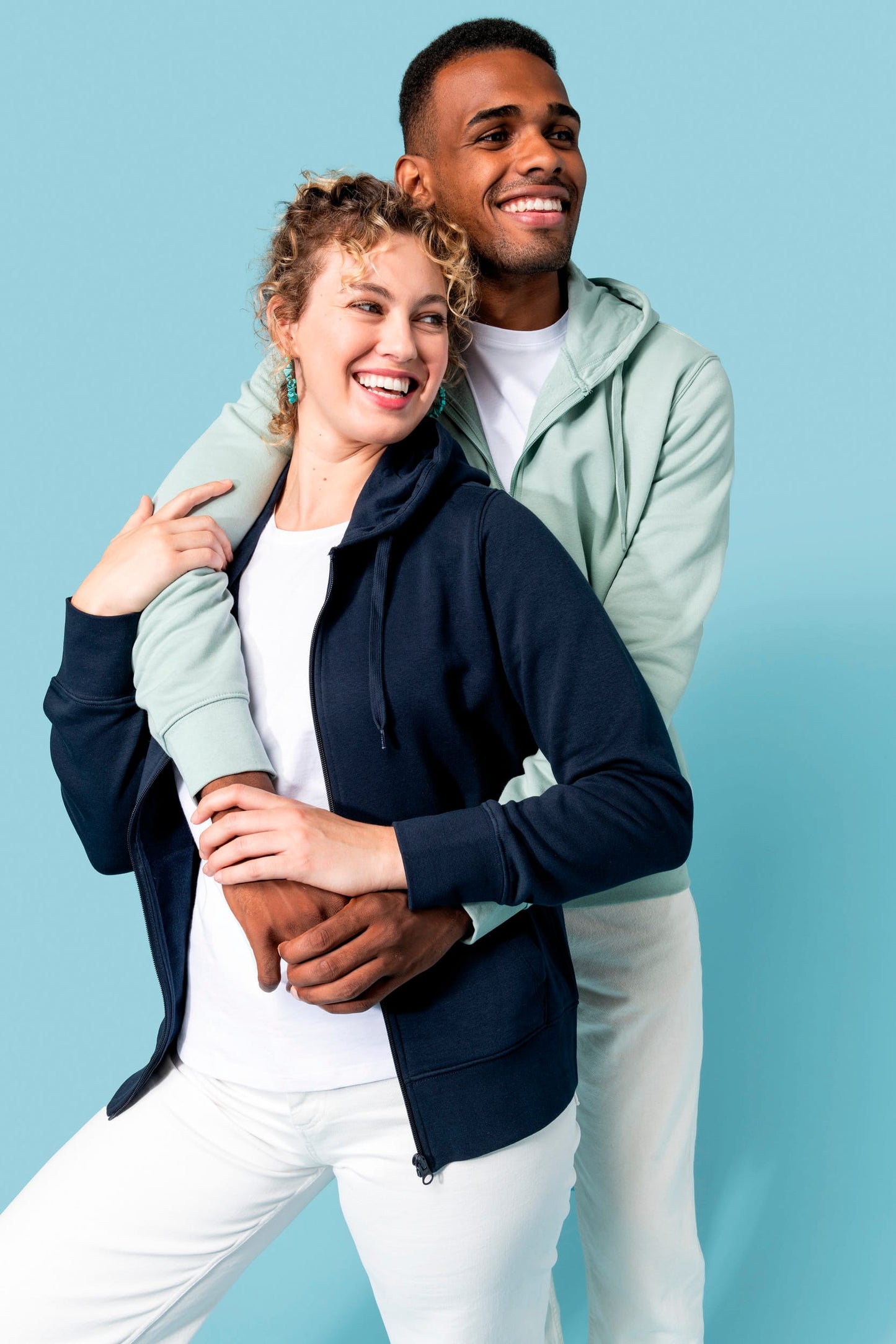 K4030C - Felpa eco-sostenibile uomo con cappuccio e zip