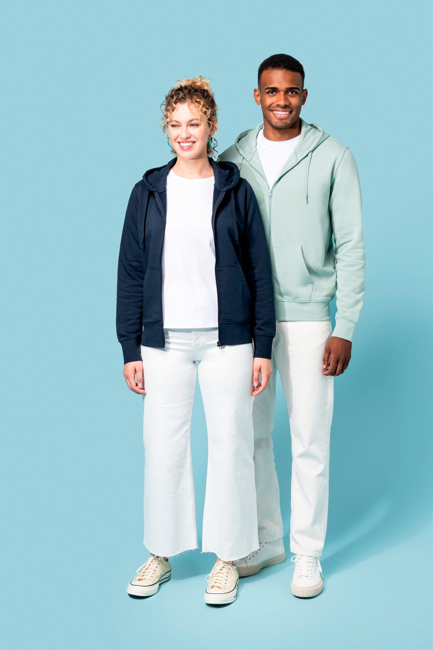 K4030C - Felpa eco-sostenibile uomo con cappuccio e zip