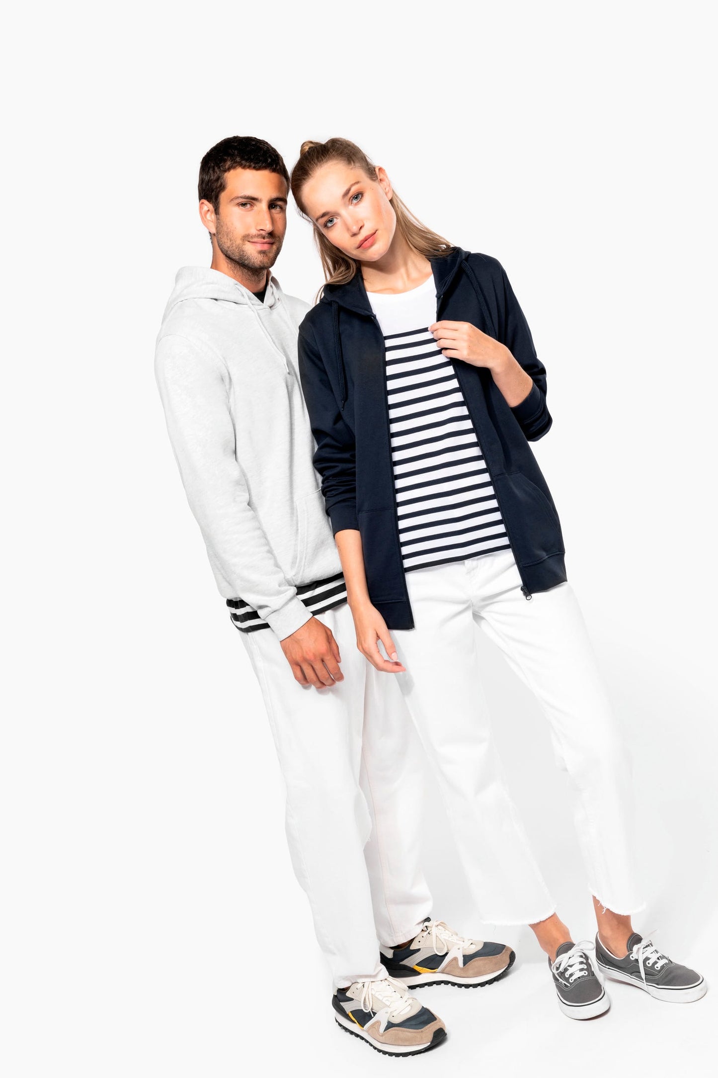 K4042 - Felpa in tessuto riciclato con zip e cappuccio unisex
