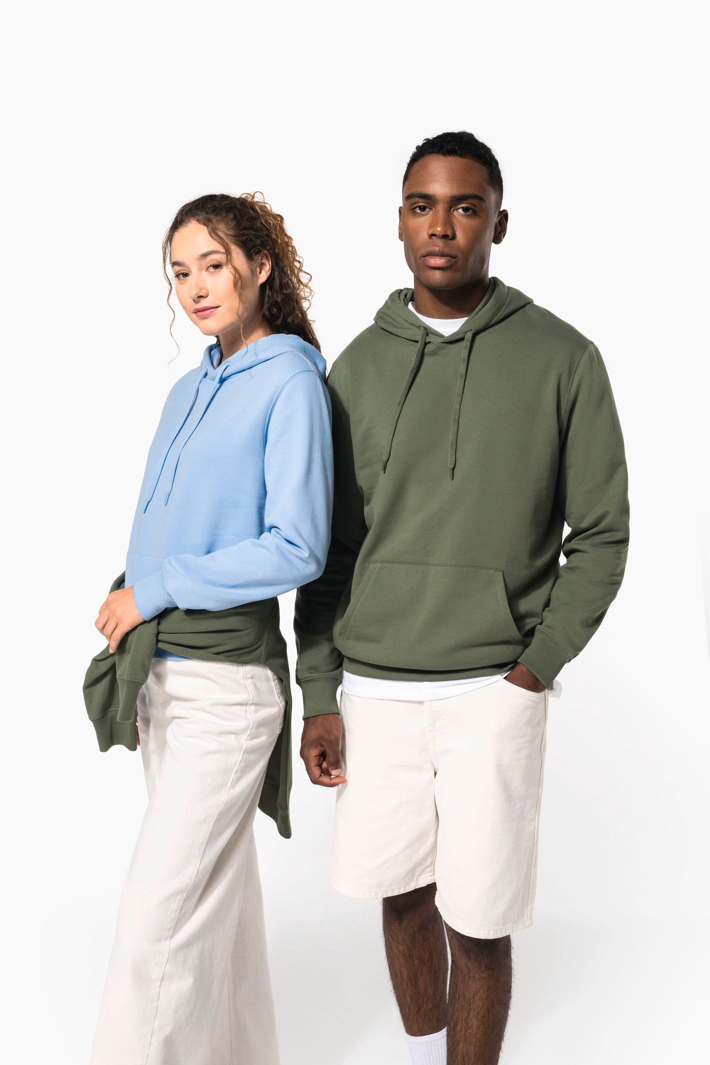 K4041C - Felpa in tessuto riciclato con cappuccio unisex