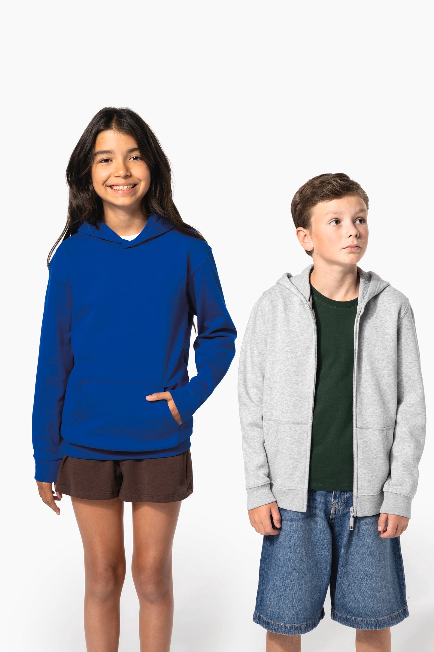 K4044 - Felpa in materiale riciclato con cappuccio bambino