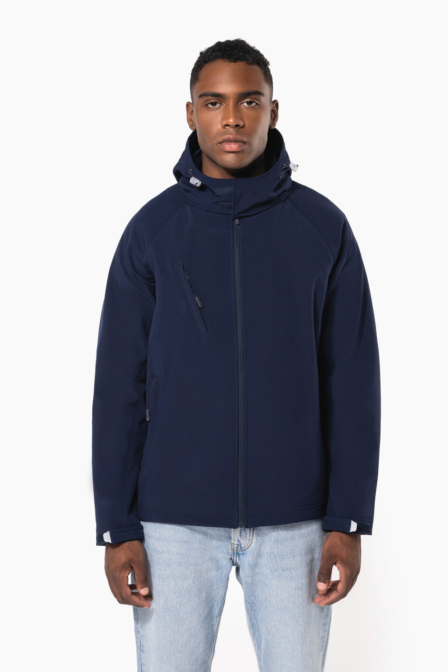 K413 - Giacca Softshell con cappuccio staccabile uomo