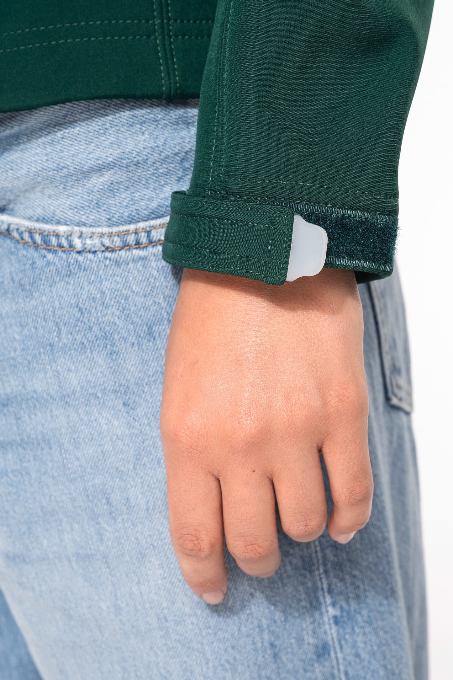 K414 - Giacca Softshell con cappuccio staccabile donna
