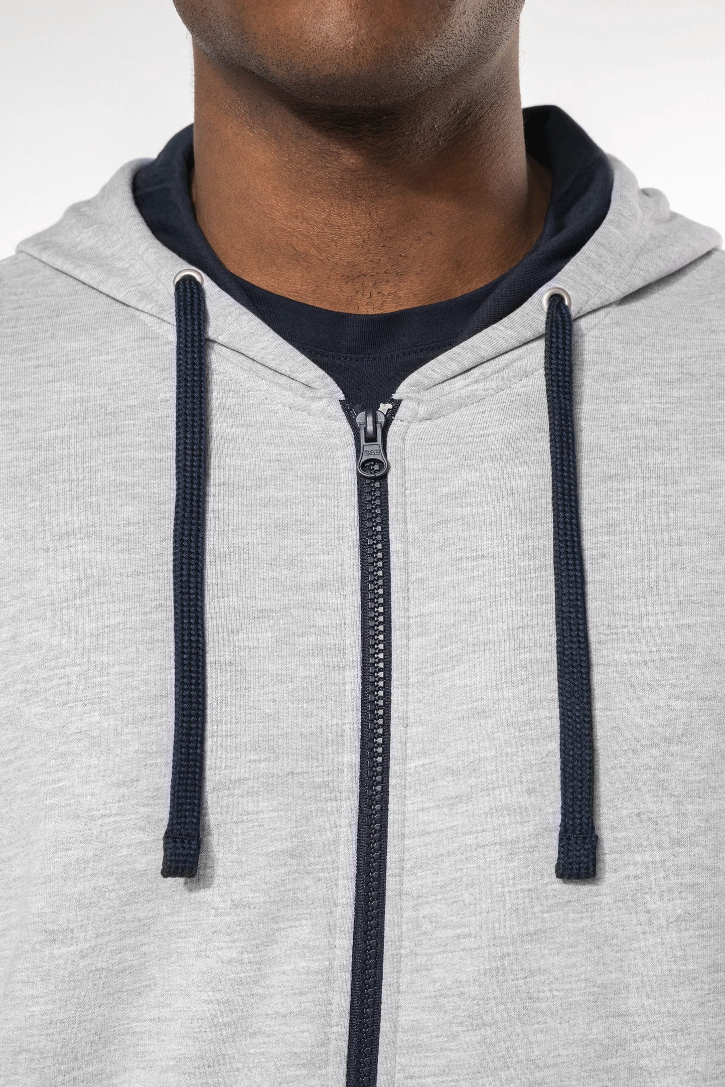 K466 - Felpa uomo con cappuccio a contrasto full zip