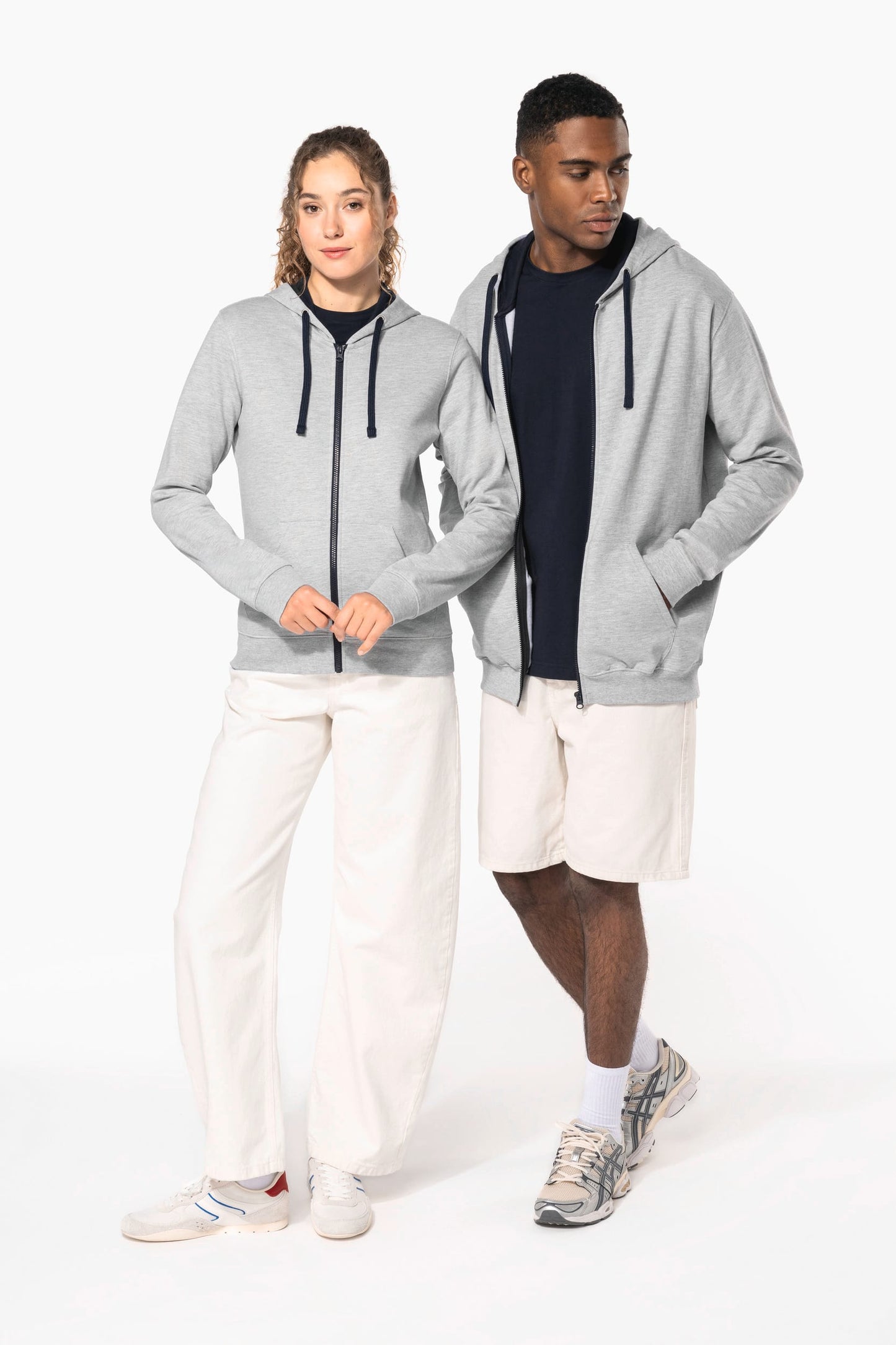K467 - Felpa donna con cappuccio a contrasto full zip