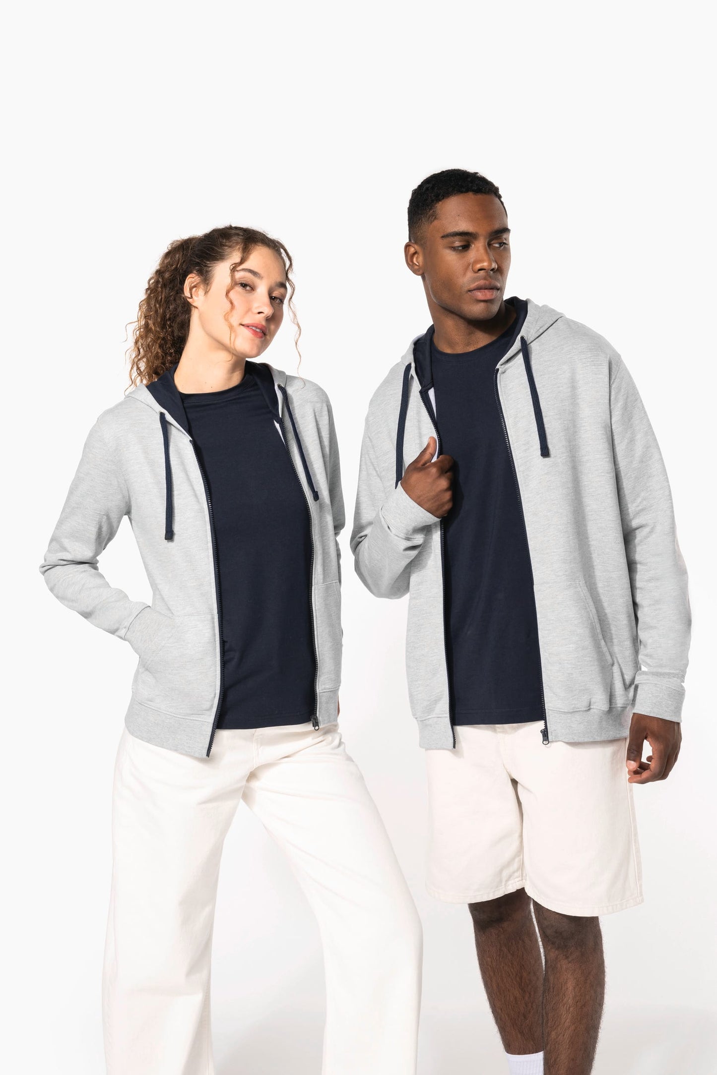 K466 - Felpa uomo con cappuccio a contrasto full zip