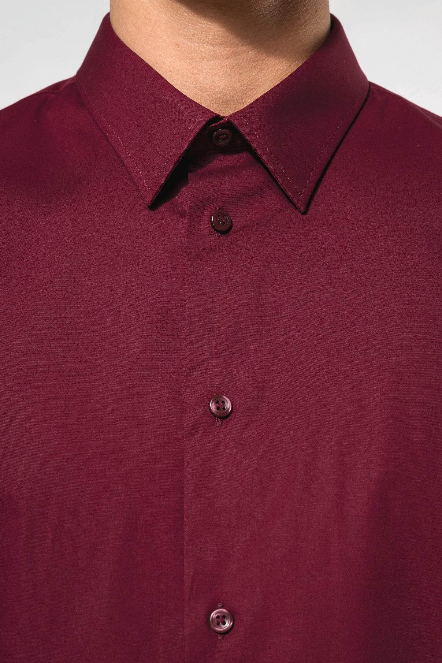 K531 - Camicia uomo elasticizzata manica corta