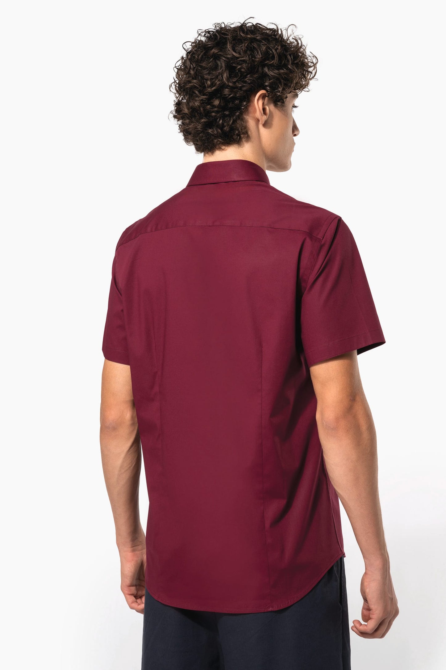 K531 - Camicia uomo elasticizzata manica corta