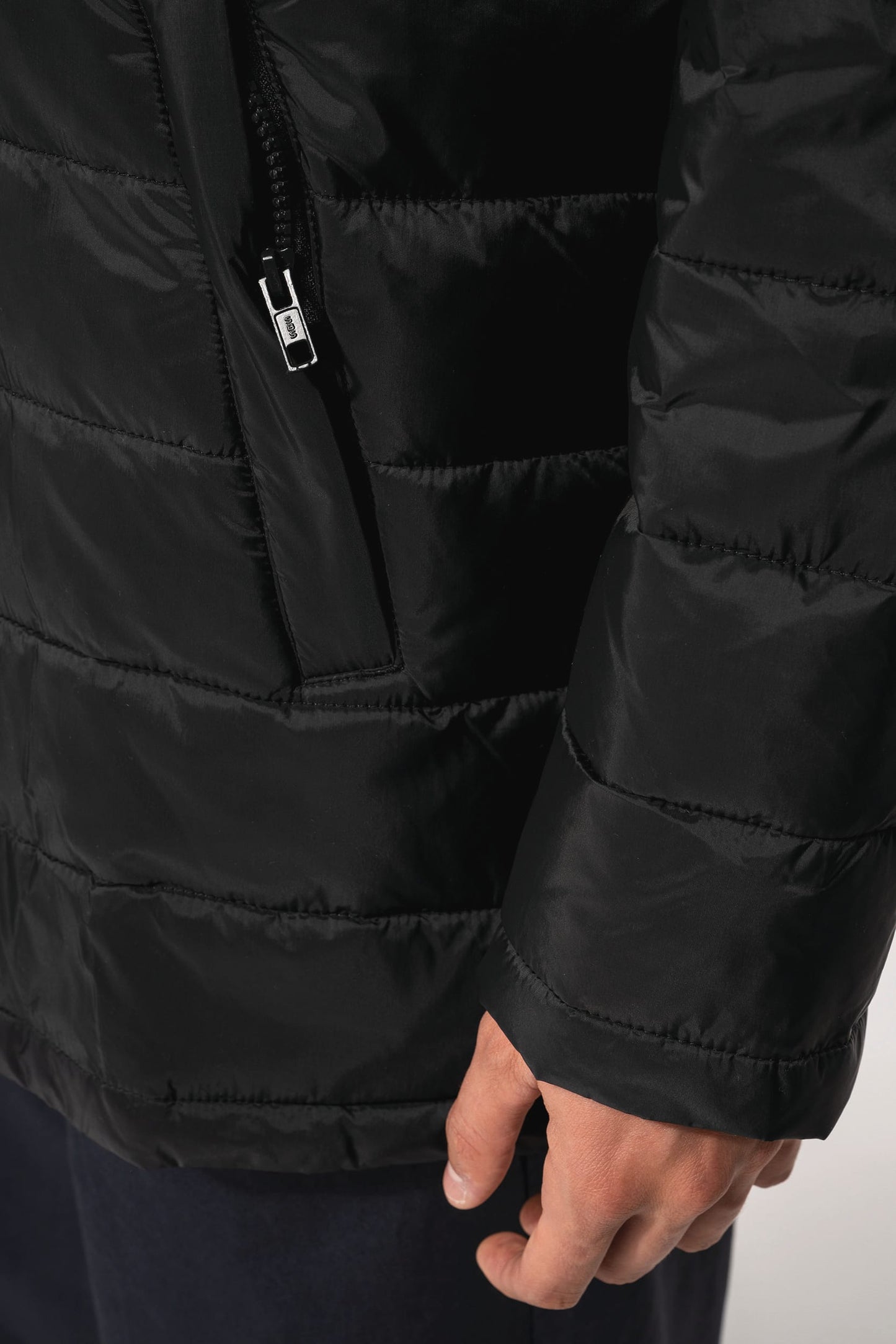 K6128 - Parka piumino uomo leggero con cappuccio