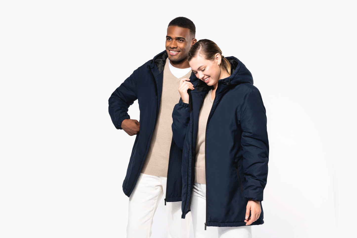 K6152 - Parka con cappuccio riciclato unisex
