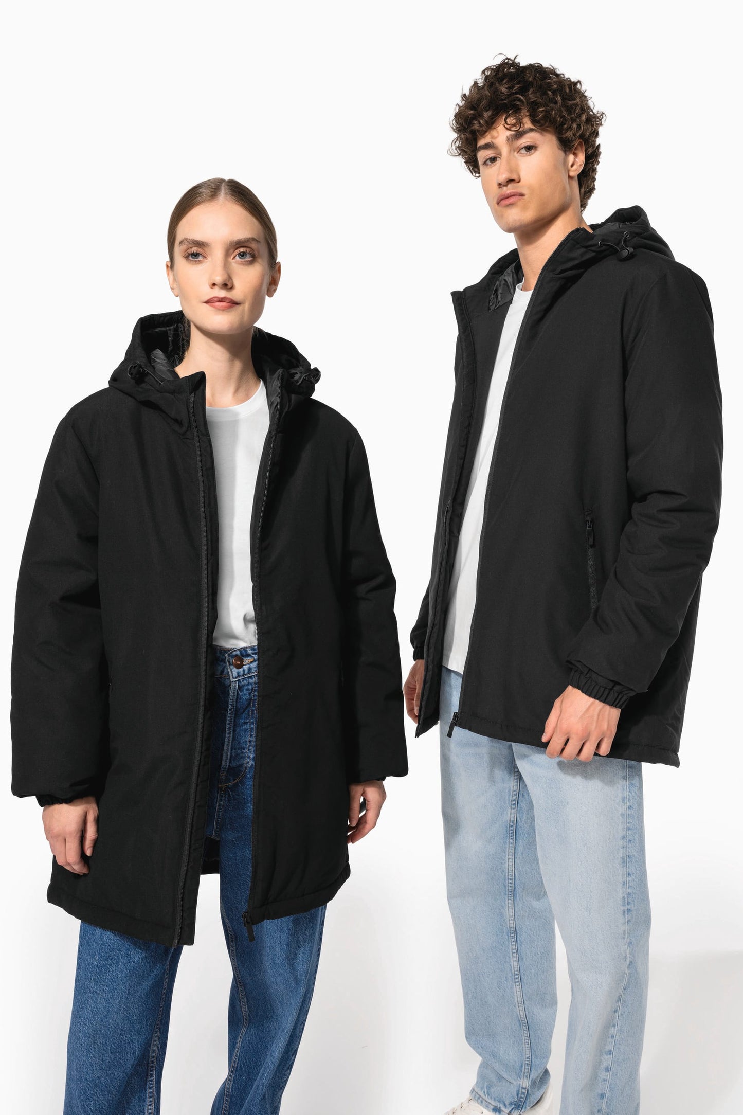 K6152 - Parka con cappuccio riciclato unisex