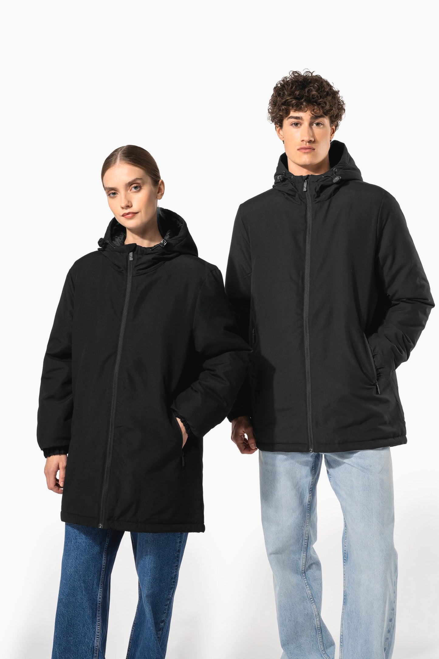 K6152 - Parka con cappuccio riciclato unisex