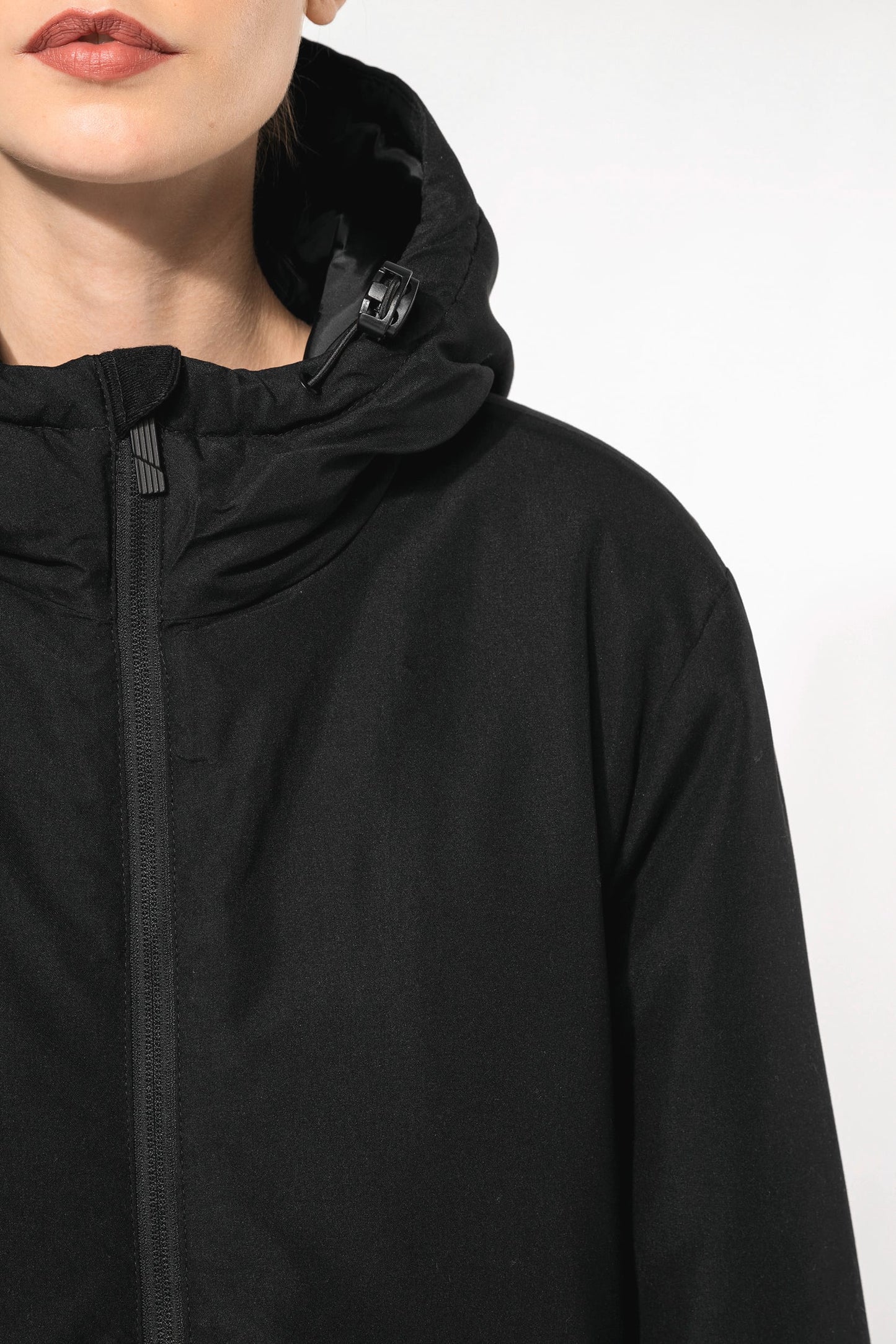 K6152 - Parka con cappuccio riciclato unisex