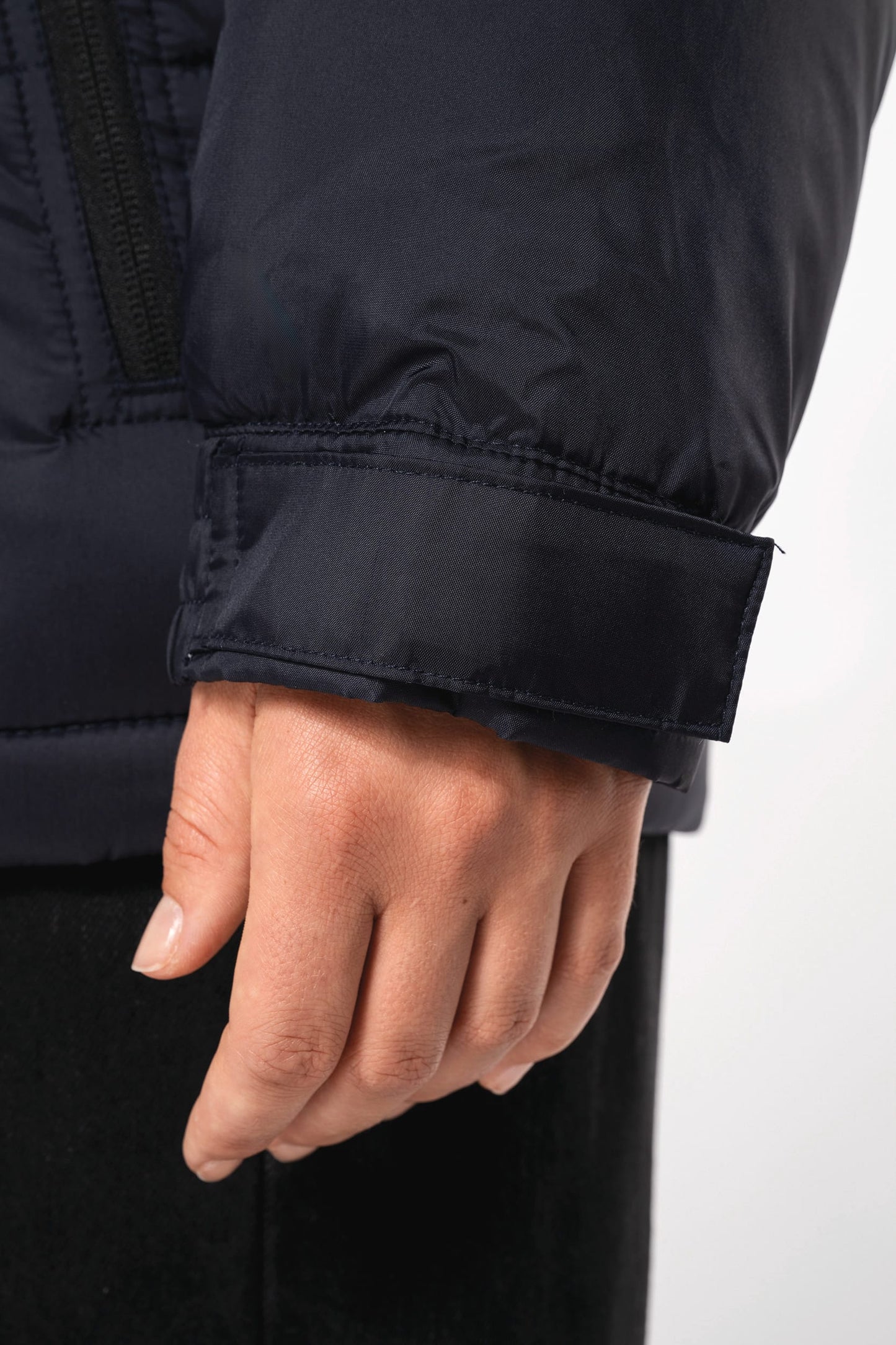 K6163 - Parka imbottito con cappuccio bicolore unisex