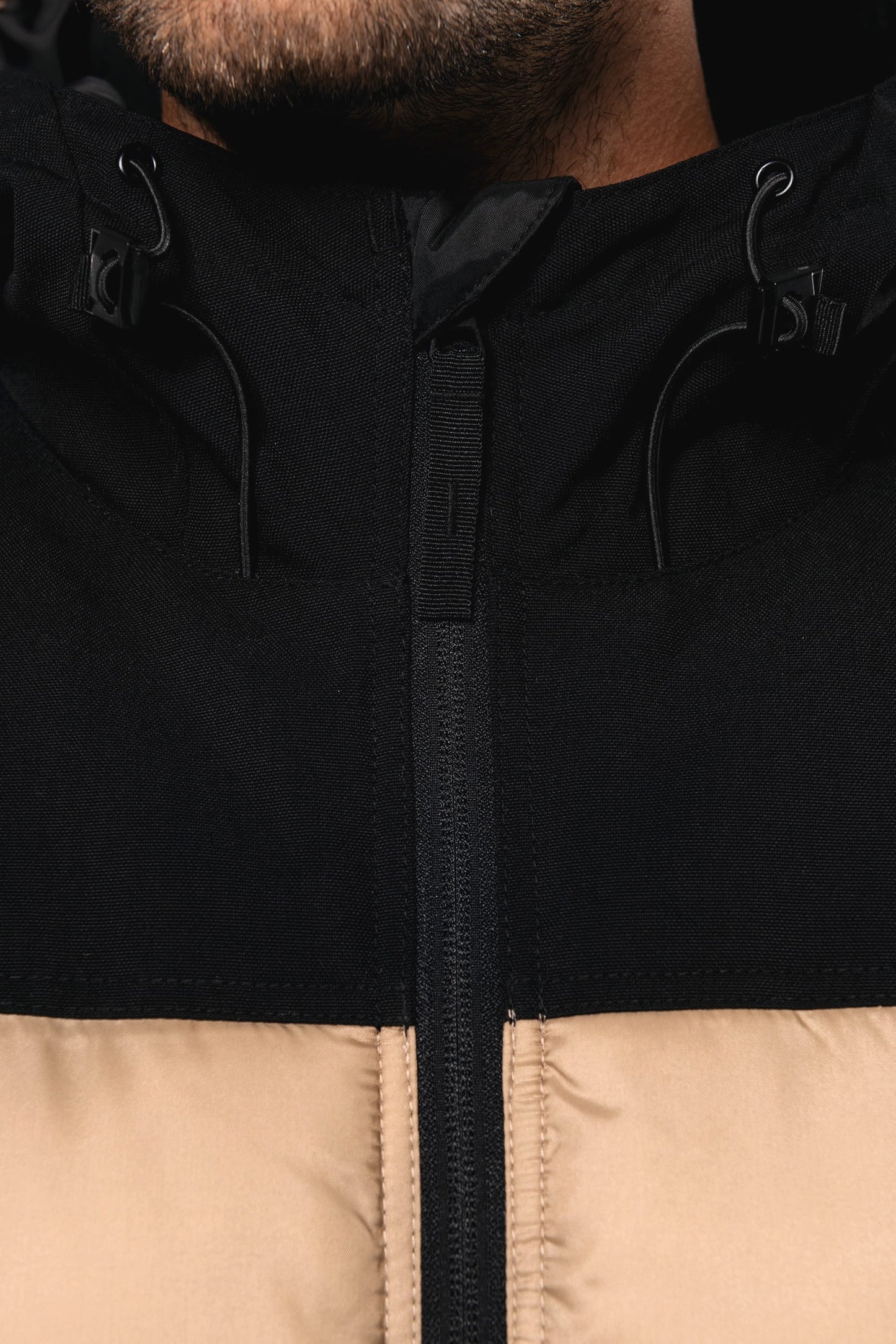 K6163 - Parka imbottito con cappuccio bicolore unisex