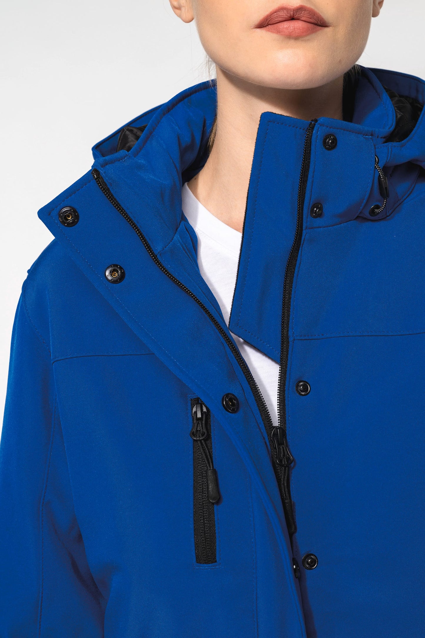 K651 - Parka donna softshell imbottito con cappuccio