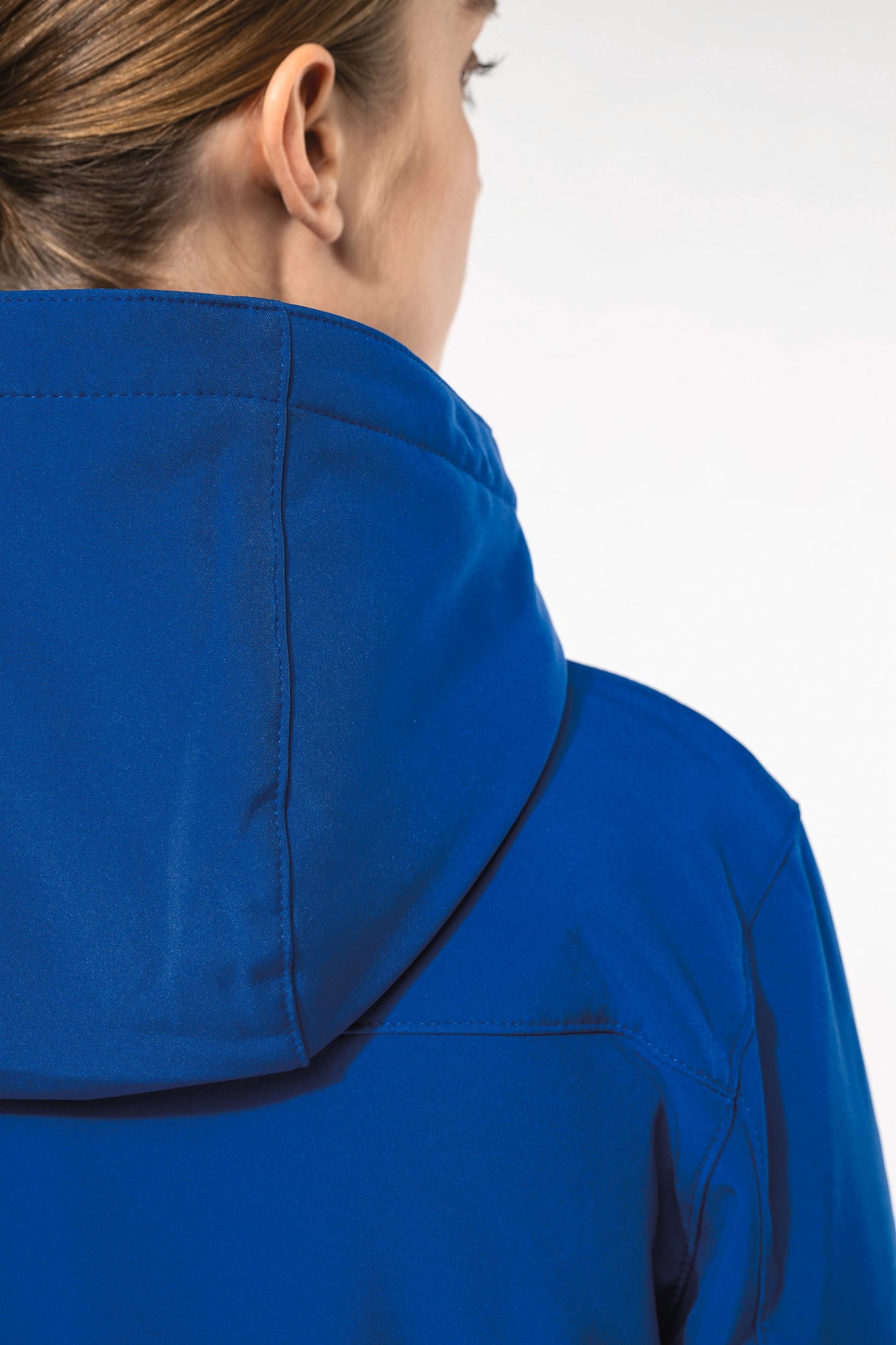 K651 - Parka donna softshell imbottito con cappuccio