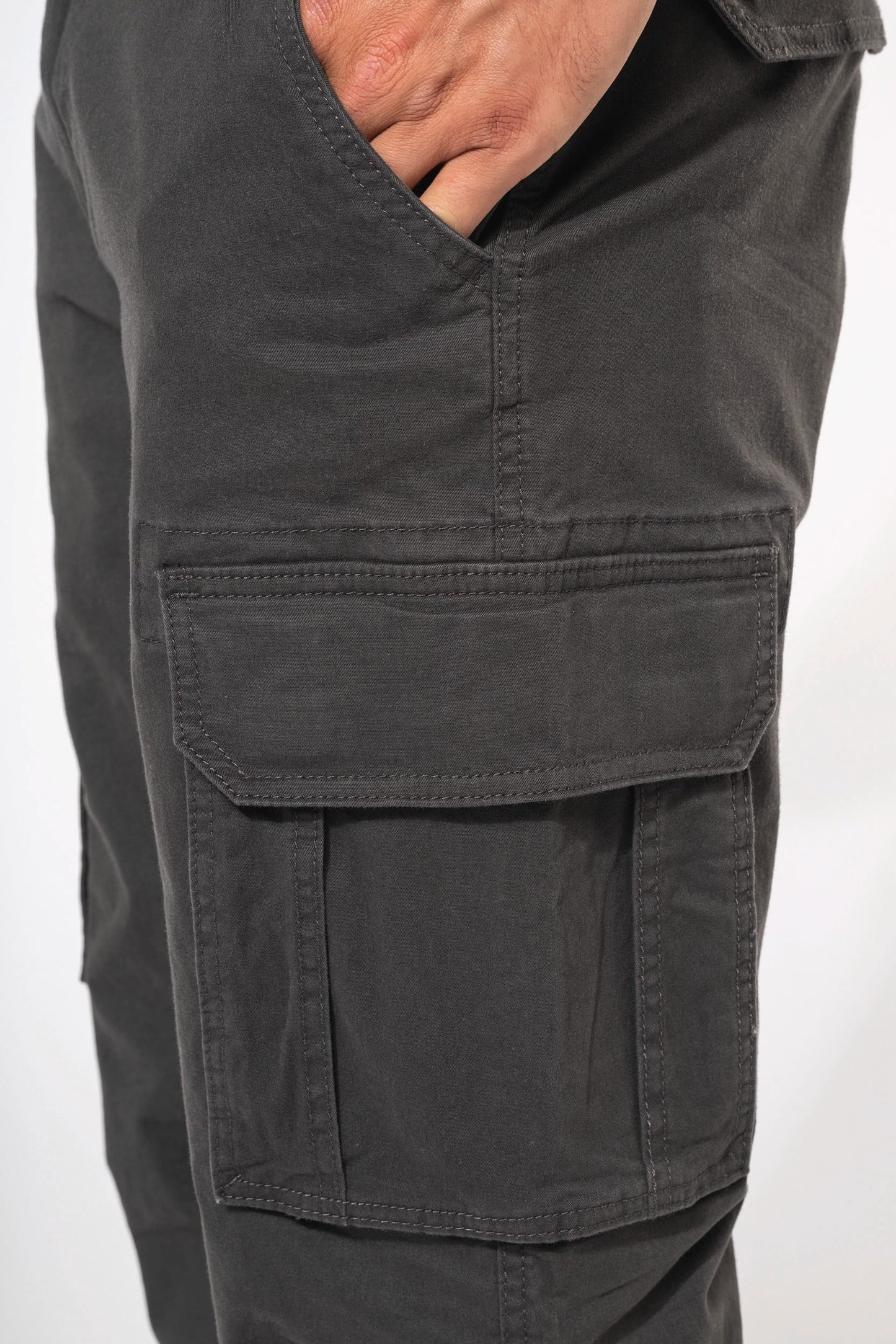 K744 - Pantaloni uomo multitasche