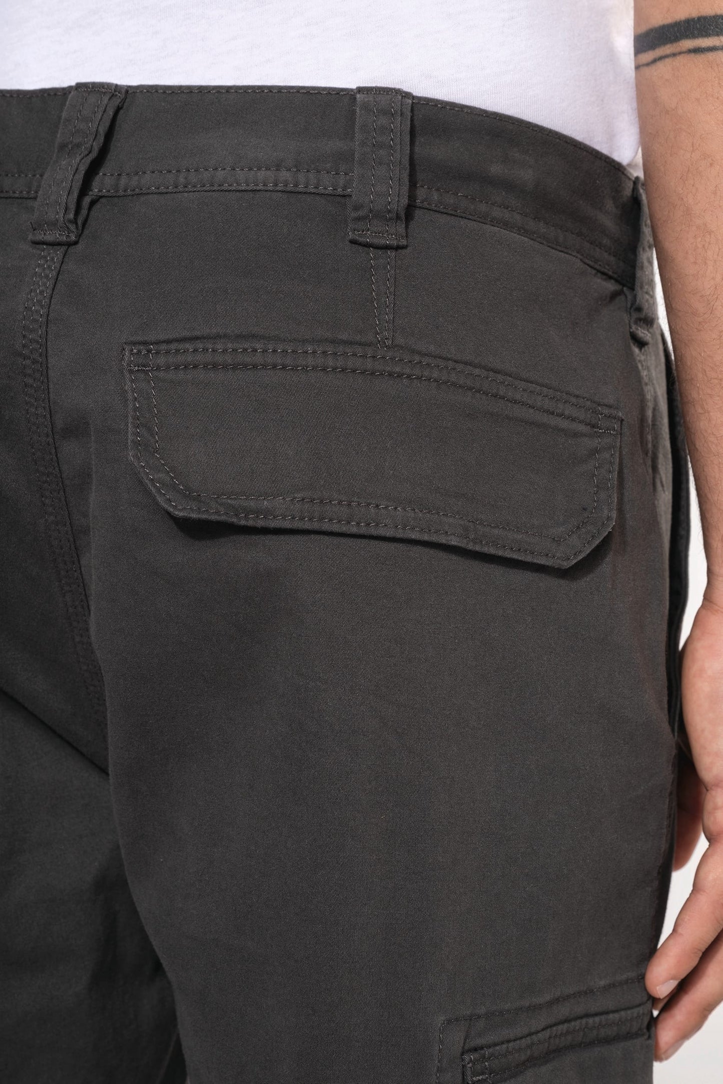 K744 - Pantaloni uomo multitasche