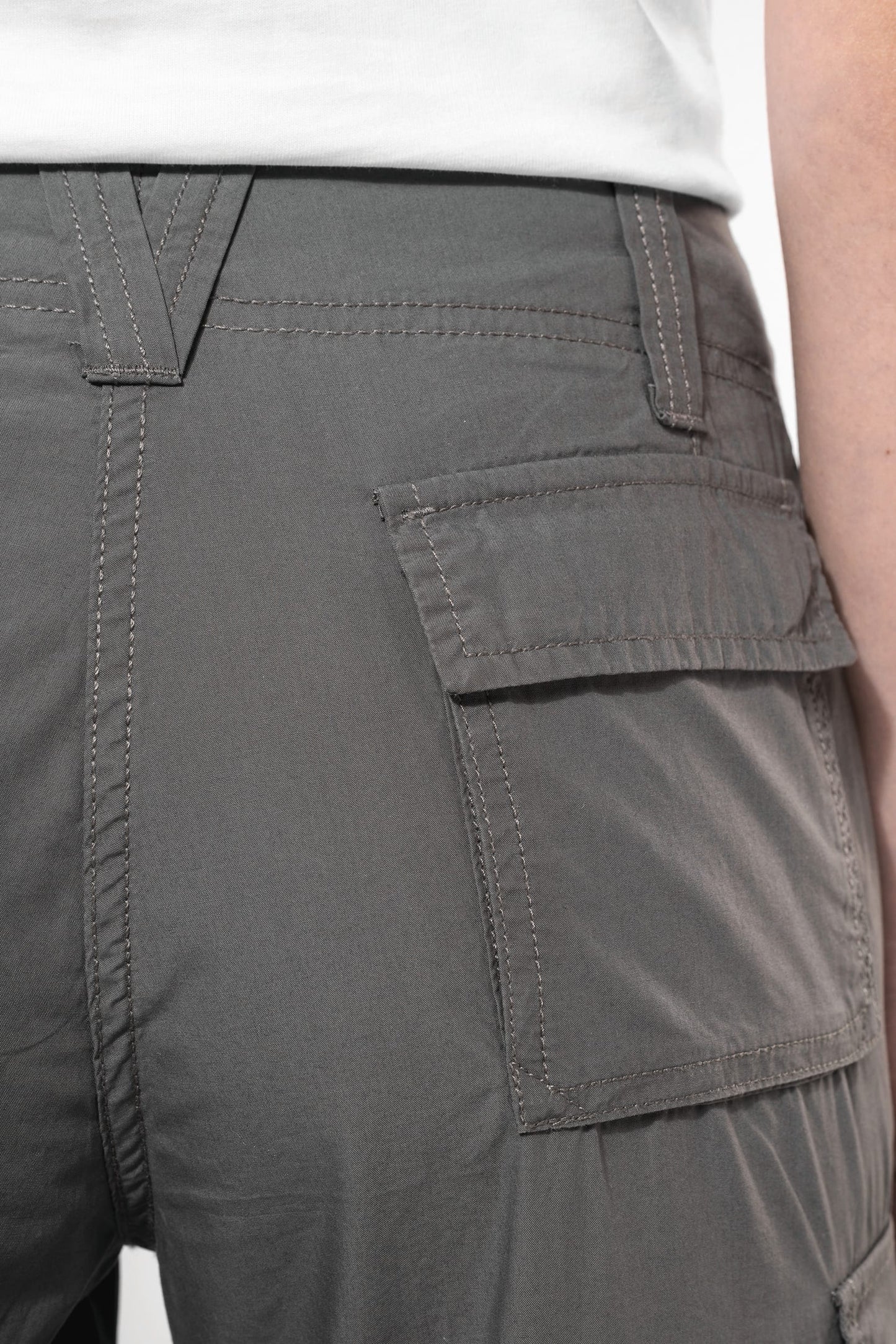 K746 - Pantaloni donna leggeri multitasche