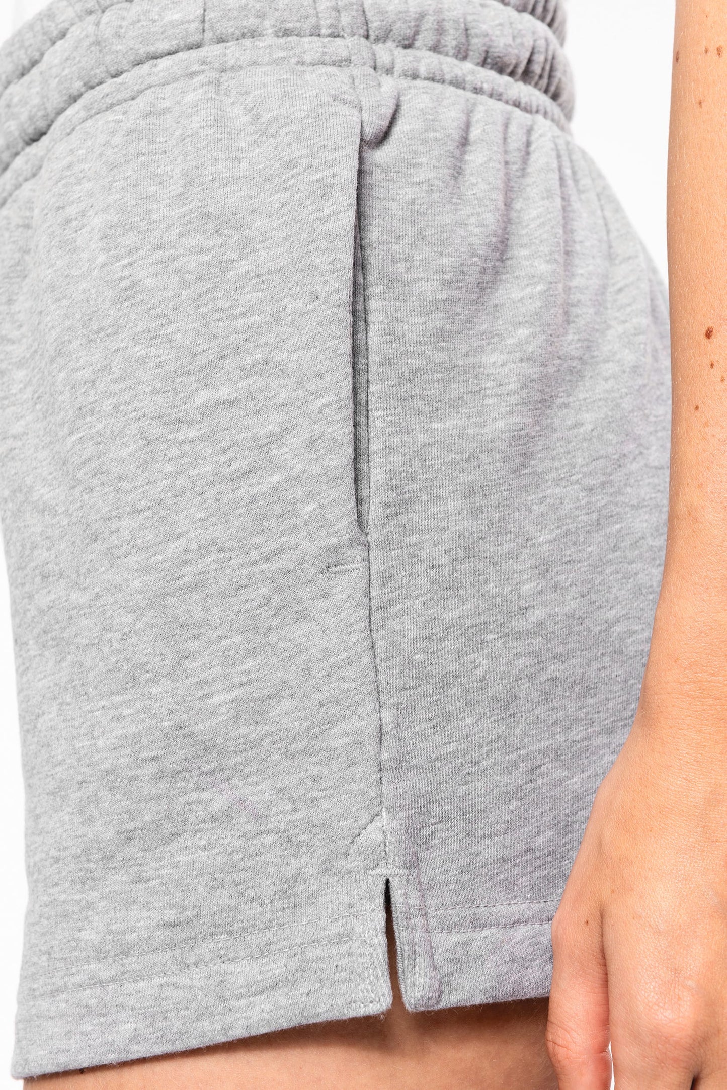 K799 - Short ecosostenibile in felpa non garzata donna
