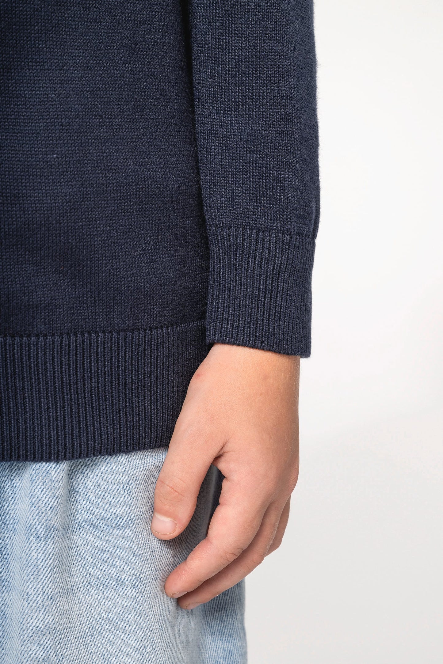 K9109 - Pullover bambino con collo a V<br/>