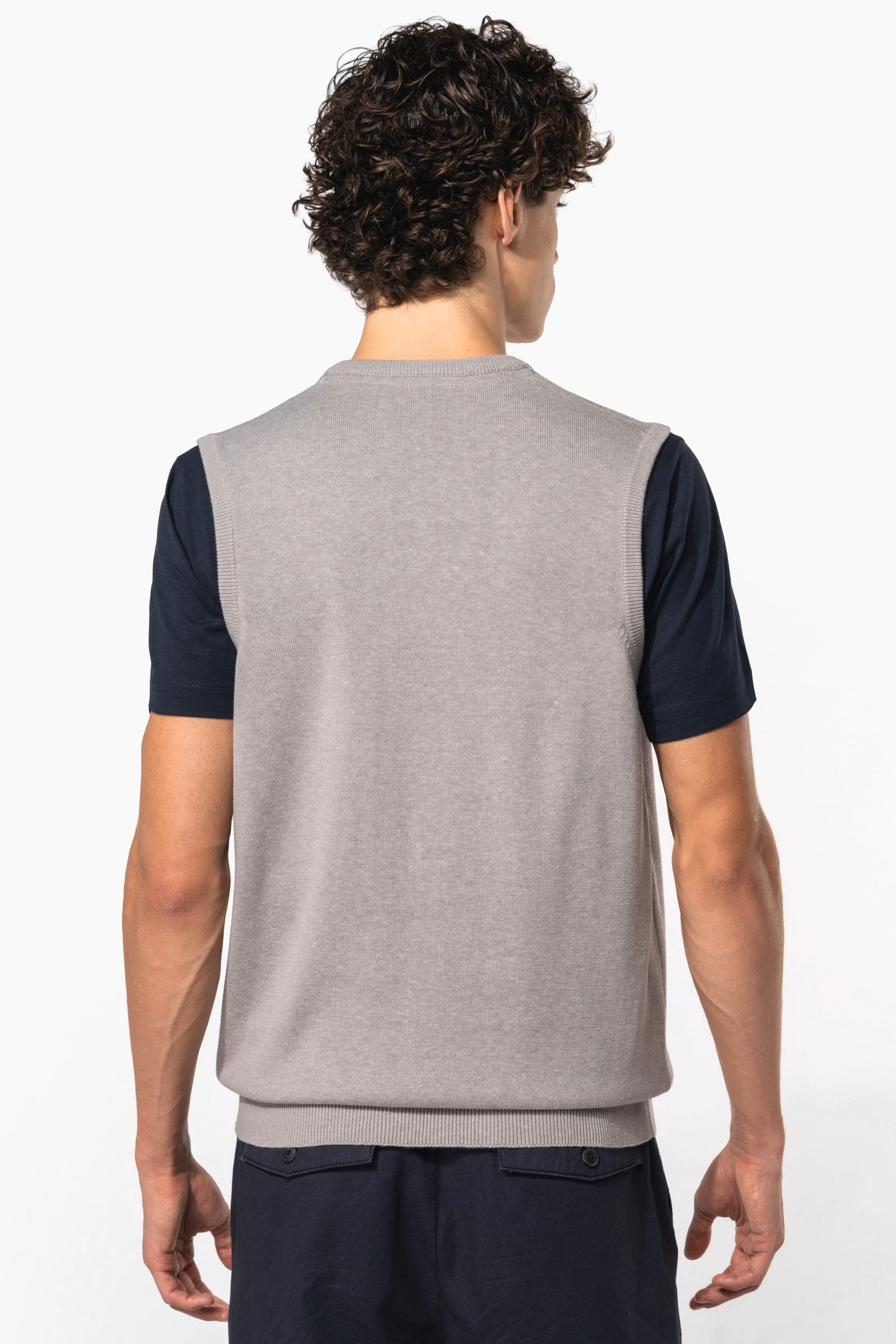 K969 - Maglione uomo smanicato scollo a V