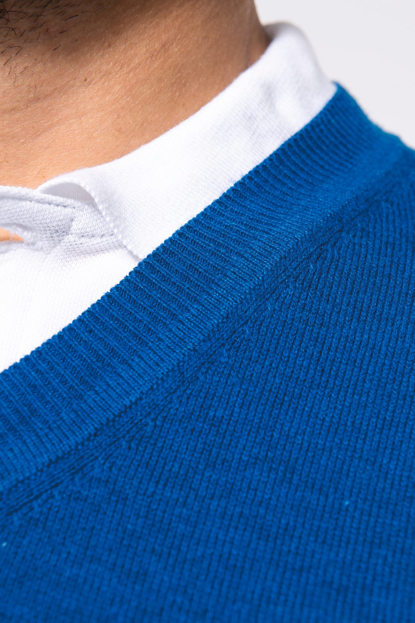 K982 - Maglione Premium scollo a V