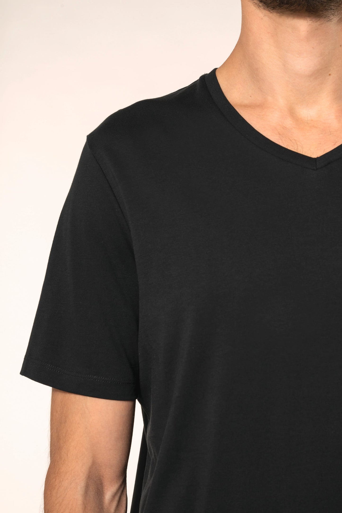 PK304 - T-shirt uomo Supima® maniche corte e scollo a V
