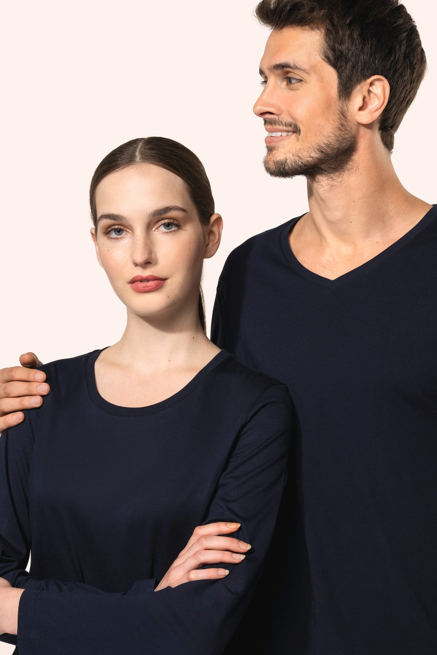 PK306 - T-shirt uomo Supima® maniche lunghe e scollo a V