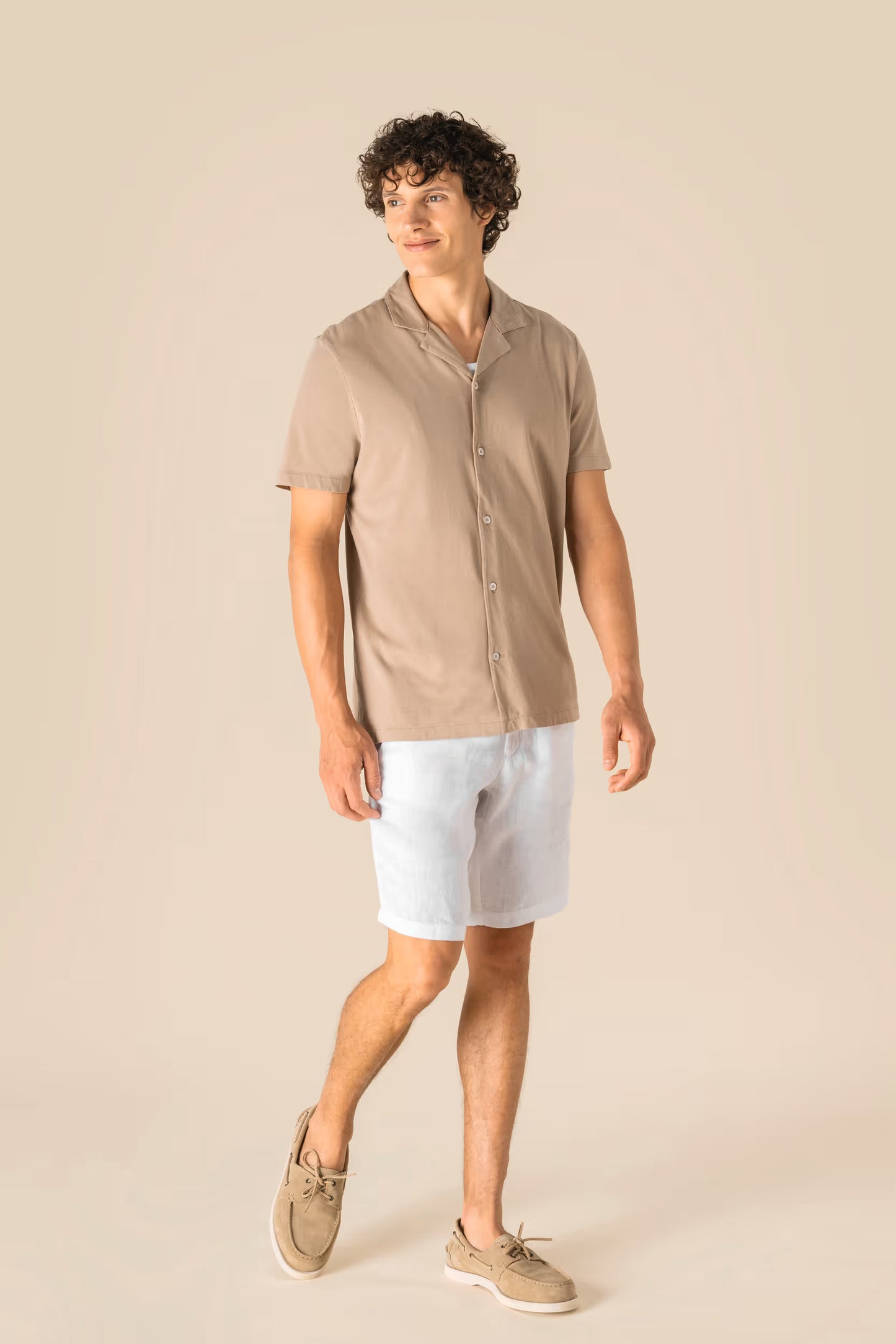 SP522 - Camicia uomo ecosostenibile slavata a maniche corte con collo bowling in jersey