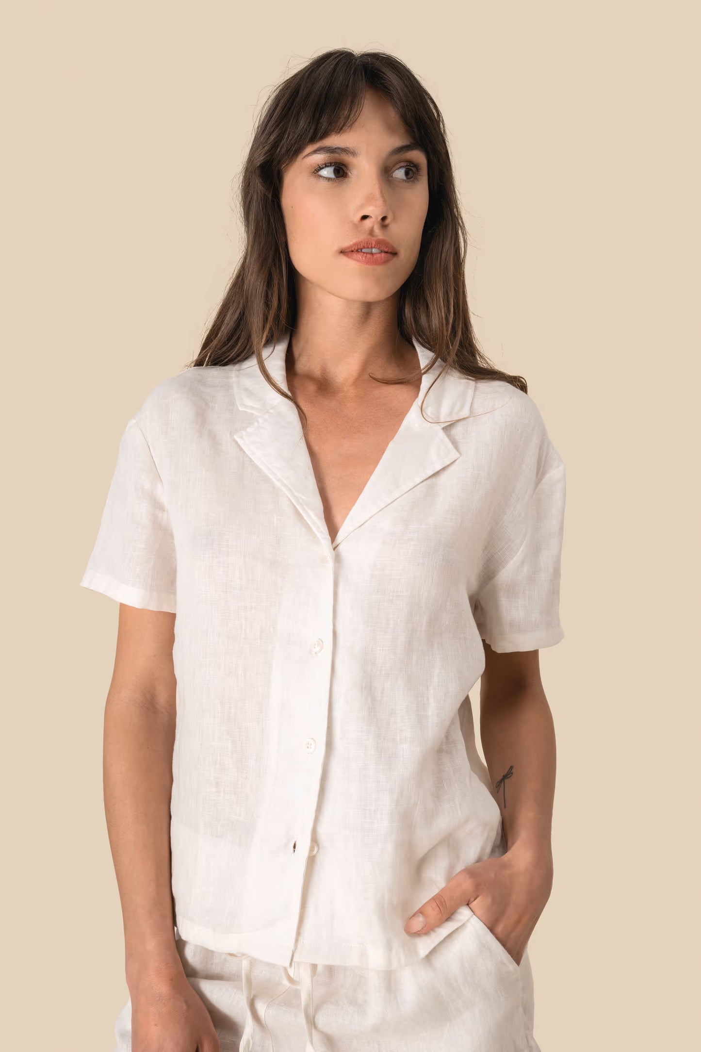 SP523 - Camicia donna a maniche corte in lino con collo bowling