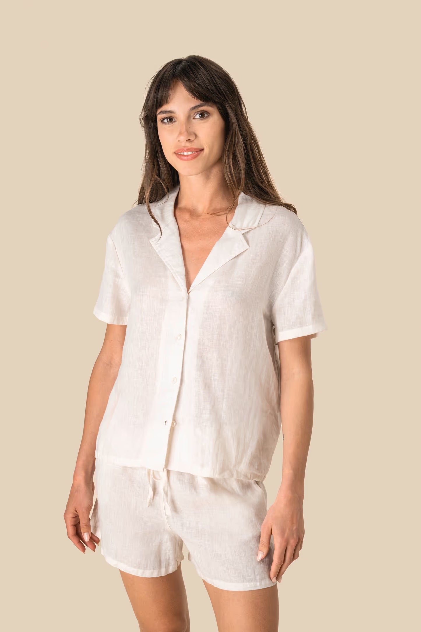 SP523 - Camicia donna a maniche corte in lino con collo bowling